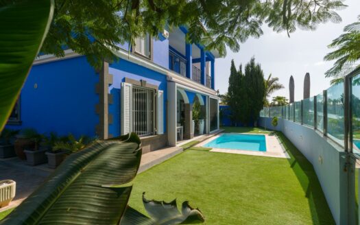 Chalet Independiente con vista mar y piscina privada en El Hornillo