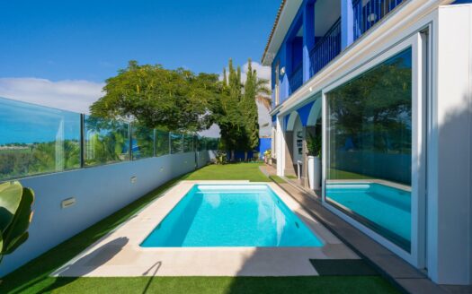 Chalet Independiente con vista mar y piscina privada en El Hornillo