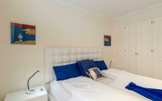 EIGENTÜMER ERWÄGEN DEN VERKAUF DIESER ELEGANTEN LUXUSWHG. MIT 197 M² WOHNFLÄCHE IM OG VON MONTE CARRERA, BLOCK 2 (ZUM MEER HIN). PANORAMABLICK ÜBER DEN OZEAN.