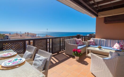 EIGENTÜMER ERWÄGEN DEN VERKAUF DIESER ELEGANTEN LUXUSWHG. MIT 197 M² WOHNFLÄCHE IM OG VON MONTE CARRERA, BLOCK 2 (ZUM MEER HIN). PANORAMABLICK ÜBER DEN OZEAN.