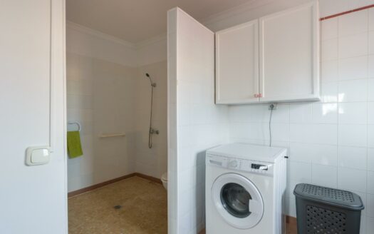 Chalet independiente con jardín y piscina privada en La Garita precio negociable