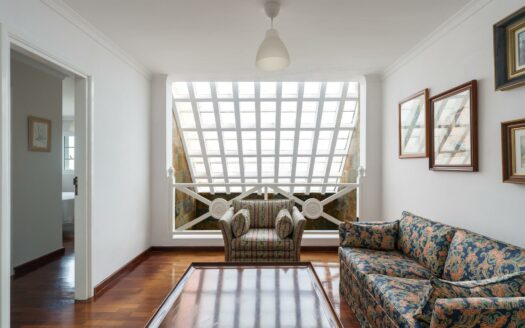 Chalet independiente con jardín y piscina privada en La Garita precio negociable