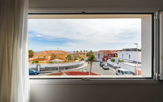 Chalet independiente con jardín y piscina privada en La Garita precio negociable