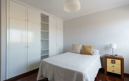 Chalet independiente con jardín y piscina privada en La Garita precio negociable