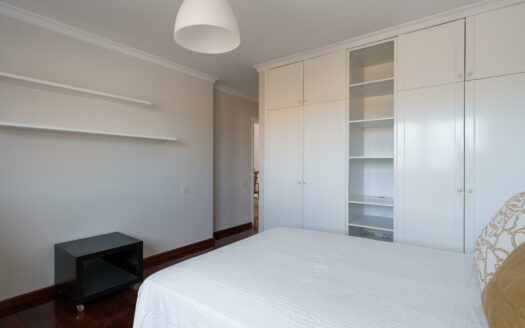 Chalet independiente con jardín y piscina privada en La Garita precio negociable