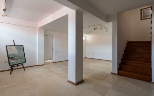 Chalet independiente con jardín y piscina privada en La Garita precio negociable