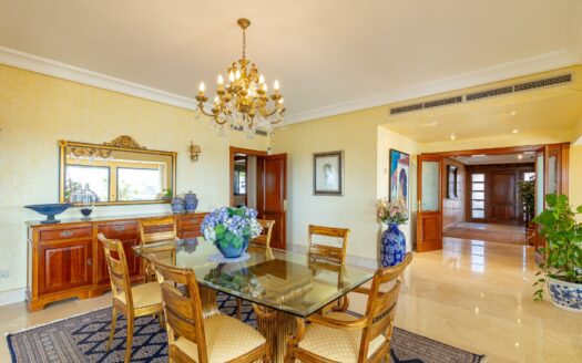 Villa en Sonnenland en venta en primera línea con vistas impresionantes