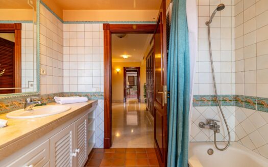 Villa en Sonnenland en venta en primera línea con vistas impresionantes