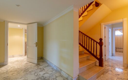 Villa en Sonnenland en venta en primera línea con vistas impresionantes