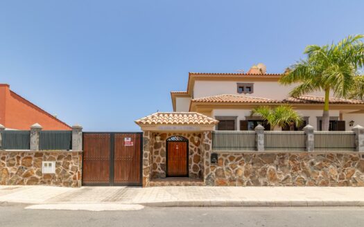 Villa en Sonnenland en venta en primera línea con vistas impresionantes