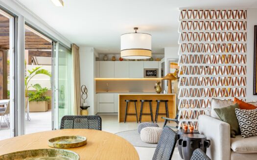 Exclusivo chalet con piscina y terraza para temporada de invierno