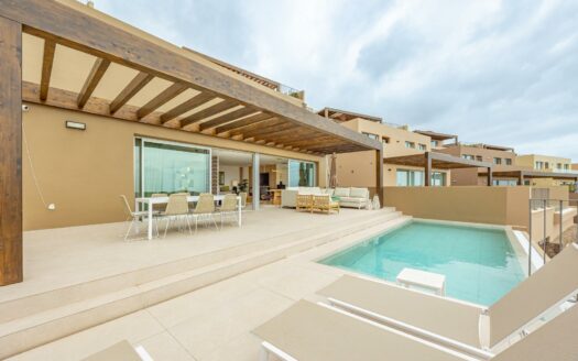 Exclusivo chalet con piscina y terraza para temporada de invierno