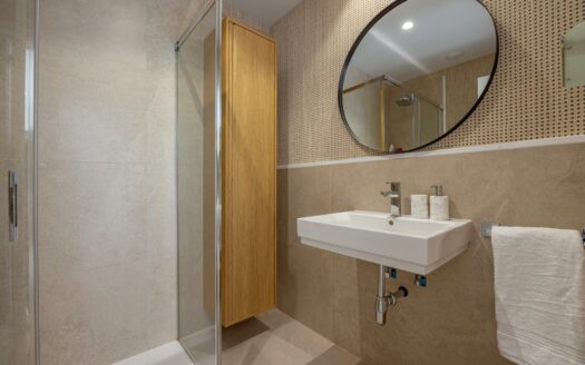 Exclusivo chalet con piscina y terraza para temporada de invierno