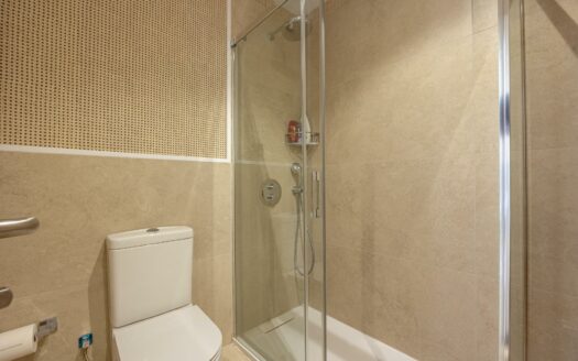 Exclusivo chalet con piscina y terraza para temporada de invierno