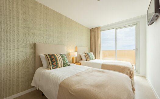 Exclusivo chalet con piscina y terraza para temporada de invierno