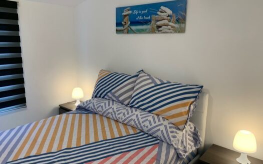 Dúplex reformado con piscina comunitaria