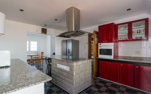 Chalet independiente con piscina y vistas al mar en Montaña la Data