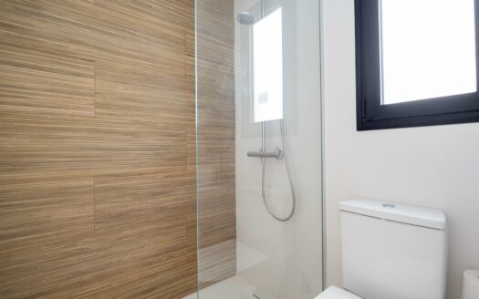 Attractive New-Build Property in a Prime Location Near the Beach