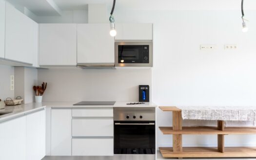 Attractive New-Build Property in a Prime Location Near the Beach
