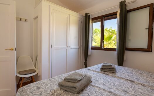 A charming bungalow in a quiet complex next to the golf course
