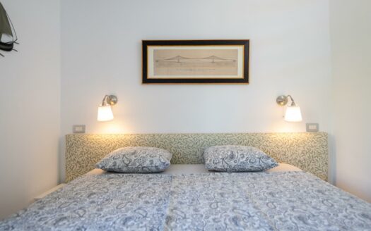 A charming bungalow in a quiet complex next to the golf course