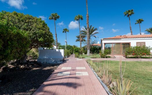 A charming bungalow in a quiet complex next to the golf course