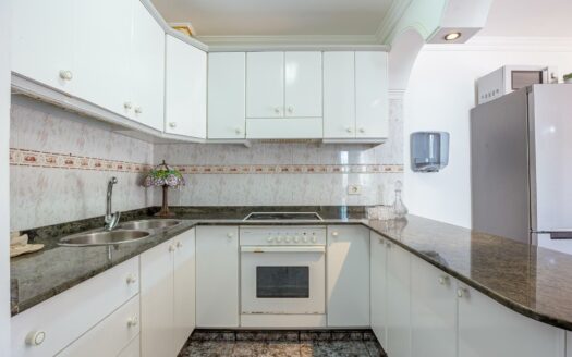 Seltene Gelegenheit in Puerto Rico: 4-Zimmer-Apartment mit Meerblick