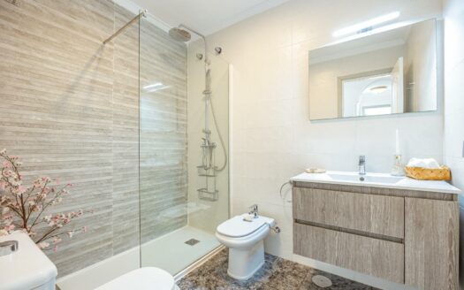 Seltene Gelegenheit in Puerto Rico: 4-Zimmer-Apartment mit Meerblick