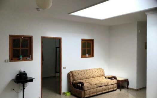 Geräumiges Haus mit privater Dachterrasse und 830 m² Grundstück in El Salobre – San Bartolomé de Tir