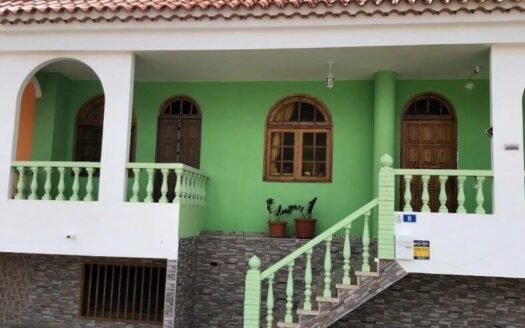 Geräumiges Haus mit privater Dachterrasse und 830 m² Grundstück in El Salobre – San Bartolomé de Tir