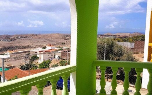 Geräumiges Haus mit privater Dachterrasse und 830 m² Grundstück in El Salobre – San Bartolomé de Tir