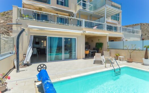Paradies am Atlantik: Exklusives 3-Zimmer-Apartment mit Infinity-Pool in Arguineguín