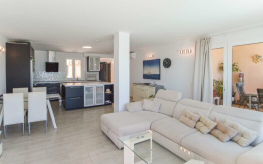 Paradies am Atlantik: Exklusives 3-Zimmer-Apartment mit Infinity-Pool in Arguineguín