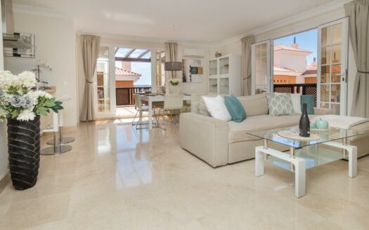 PRECIOSO Y SOLEADO ÁTICO DE 78 M2 CON 2 HABITACIONES EN MONTE CARRERA, CON AZOTEA COMUNITARIA, TRASTERO, PLAZA DE GARAJE Y PISCINA CLIMATIZADA.
