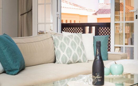 PRECIOSO Y SOLEADO ÁTICO DE 78 M2 CON 2 HABITACIONES EN MONTE CARRERA, CON AZOTEA COMUNITARIA, TRASTERO, PLAZA DE GARAJE Y PISCINA CLIMATIZADA.