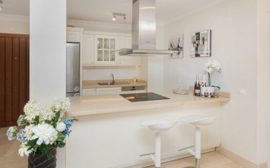 PRECIOSO Y SOLEADO ÁTICO DE 78 M2 CON 2 HABITACIONES EN MONTE CARRERA, CON AZOTEA COMUNITARIA, TRASTERO, PLAZA DE GARAJE Y PISCINA CLIMATIZADA.