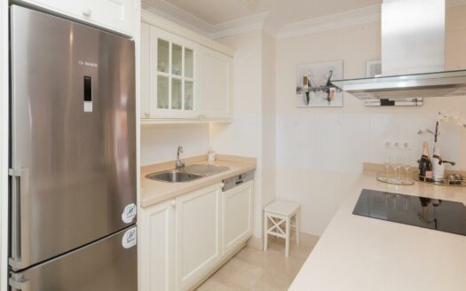 PRECIOSO Y SOLEADO ÁTICO DE 78 M2 CON 2 HABITACIONES EN MONTE CARRERA, CON AZOTEA COMUNITARIA, TRASTERO, PLAZA DE GARAJE Y PISCINA CLIMATIZADA.