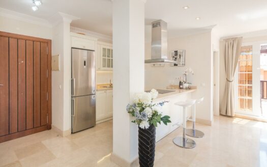 PRECIOSO Y SOLEADO ÁTICO DE 78 M2 CON 2 HABITACIONES EN MONTE CARRERA, CON AZOTEA COMUNITARIA, TRASTERO, PLAZA DE GARAJE Y PISCINA CLIMATIZADA.