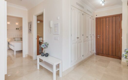 PRECIOSO Y SOLEADO ÁTICO DE 78 M2 CON 2 HABITACIONES EN MONTE CARRERA, CON AZOTEA COMUNITARIA, TRASTERO, PLAZA DE GARAJE Y PISCINA CLIMATIZADA.