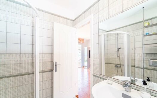 Exclusiva villa en Avenida Lechugal, Tauro