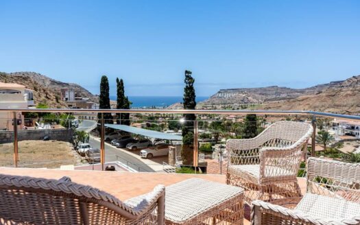 Exclusiva villa en Avenida Lechugal, Tauro
