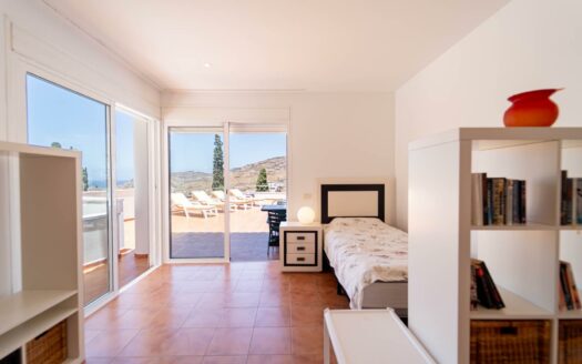 Exclusiva villa en Avenida Lechugal, Tauro