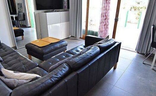 Impresionante Casa de Tres Apartamentos en Playa del Inglés