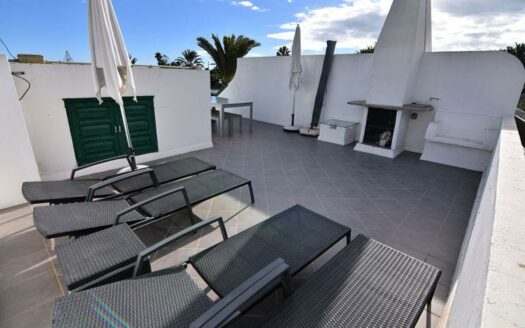 Impresionante Casa de Tres Apartamentos en Playa del Inglés