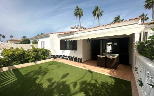 Bungalow mit 2 Terrassen und Gemeinschaftspool für den Winter