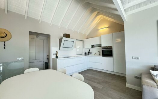 Spektakulärer Bungalow mit privater Terrasse und Gemeinschaftspool