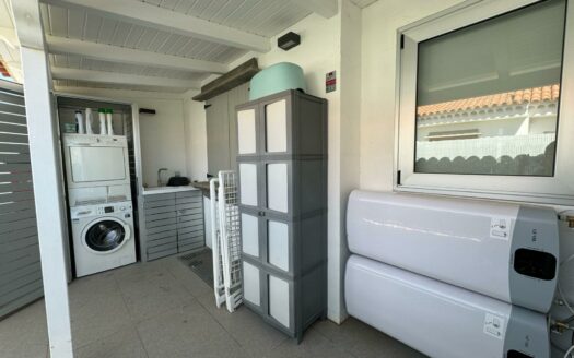 Spektakulärer Bungalow mit privater Terrasse und Gemeinschaftspool