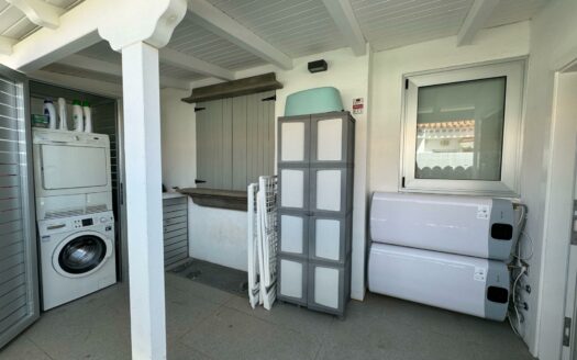 Spektakulärer Bungalow mit privater Terrasse und Gemeinschaftspool