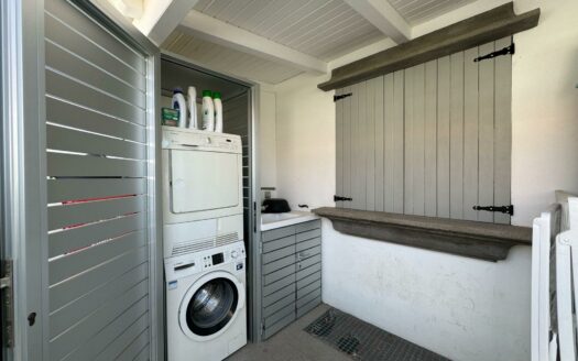 Spektakulärer Bungalow mit privater Terrasse und Gemeinschaftspool