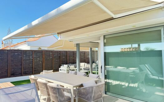 Spektakulärer Bungalow mit privater Terrasse und Gemeinschaftspool